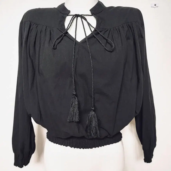 [BUNJANG] ab.plus Cropped Tassel Smocked Waistband Blouse / ab플러스 크롭 태슬 스모크밴딩 블라우스 55 66 77 블랙