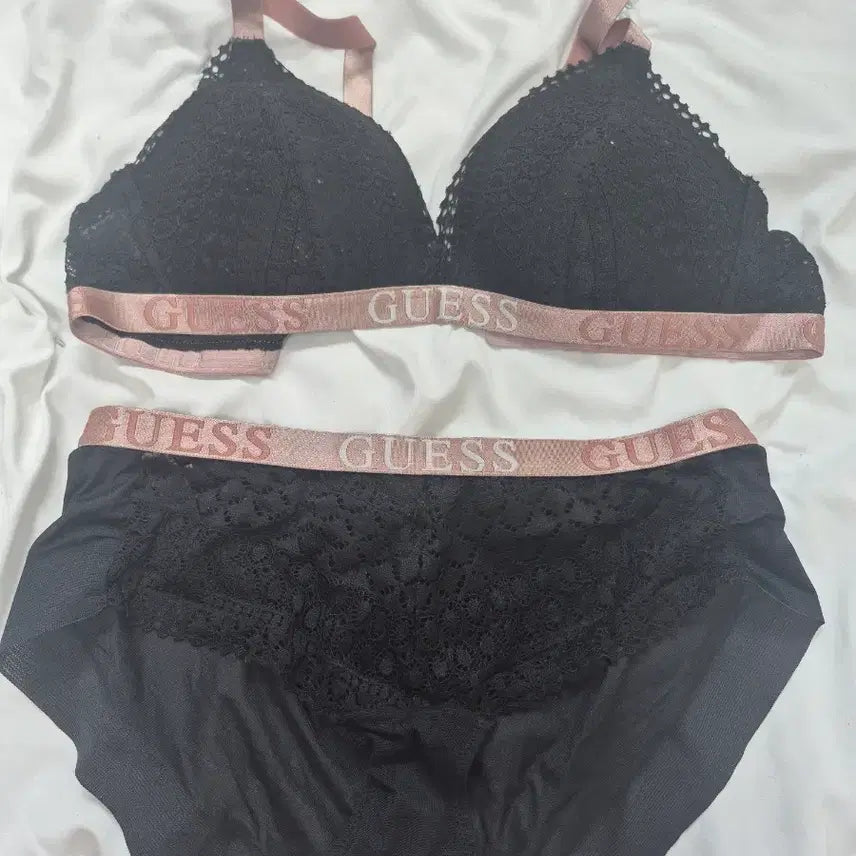 [BUNJANG] Guess Black Bra &amp; Panty Set / Guess 브라팬티세트(중고)