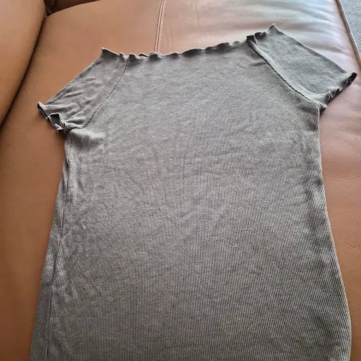 [BUNJANG] Sheryl Off-Shoulder Knit Shirt / 셔릴 오프 숄더 / 니트 셔츠