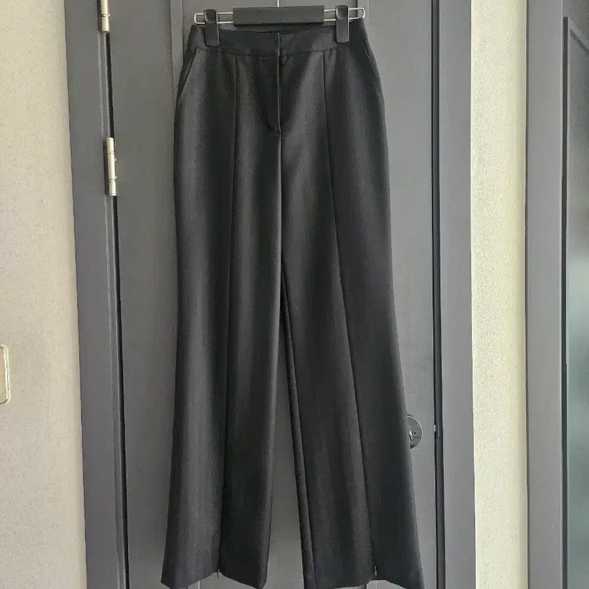 [BUNJANG] Theilma Black Slacks Pants (Size S) / 더일마 블랙 슬랙스 팬츠예요 새상품 S