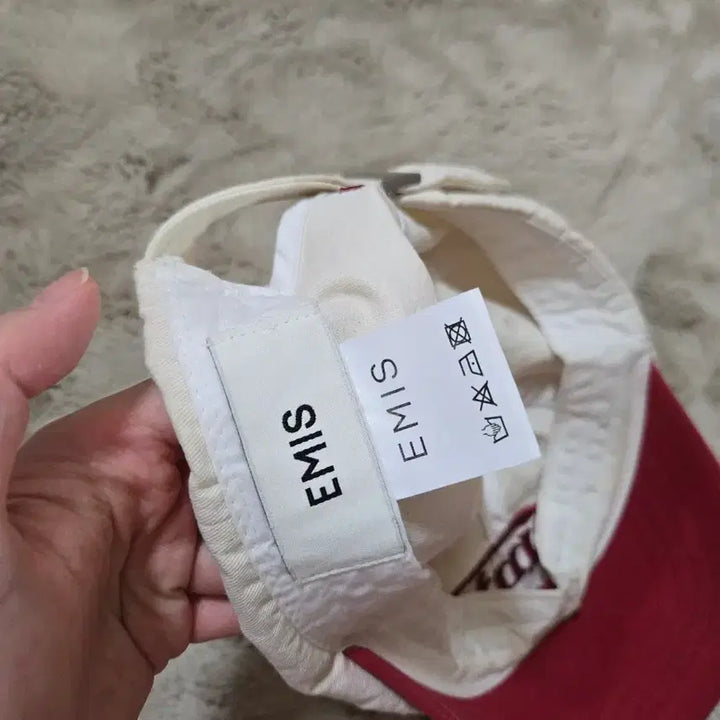 [BUNJANG] Emis Ball Cap White/Red / emis 이미스 볼캡 화이트/레드