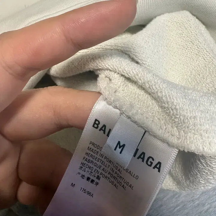 [BUNJANG] Balenciaga Wave Logo Sweatshirt White / 발렌시아가 웨이브 로고 맨투맨 화이트