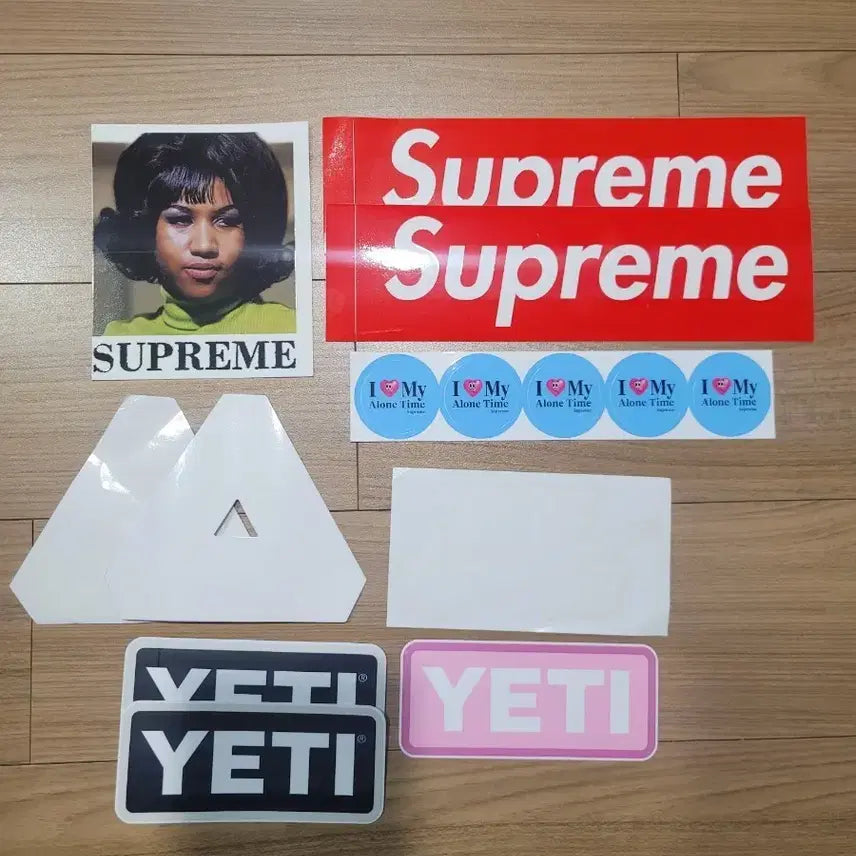 [BUNJANG] Palace Supreme Nike Yeti Sticker / 팔라스 슈프림 나이키 예티 스티커