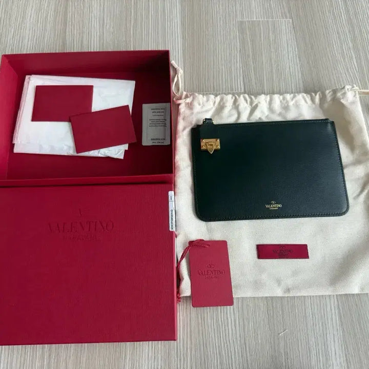 [BUNJANG] Valentino Small Clutch Bag / 발렌티노 클러치백 새제품 스몰사이즈