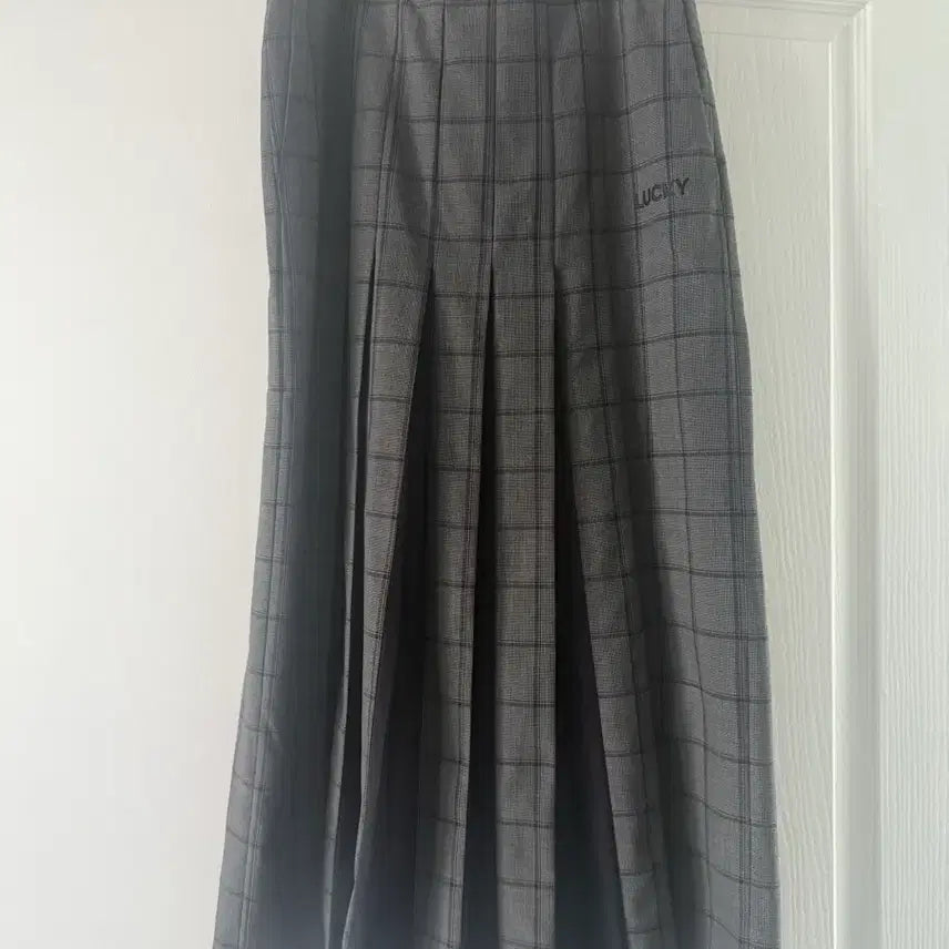 [BUNJANG] Lucky Chouette Check Pattern Long Skirt / 럭키슈에뜨 체크 스커트