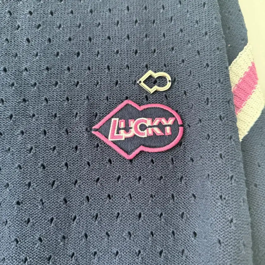 [BUNJANG] Lucky Chouette Navy Punching Knit / 럭키슈에뜨 네이비 펀칭 니트