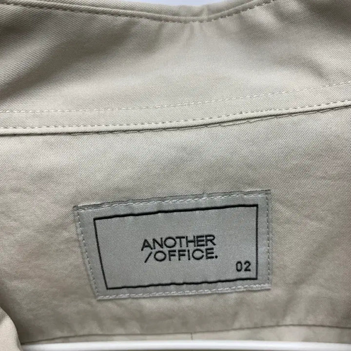 [BUNJANG] Another Office Downtown Shirt Milk White Size 02 / 어나더오피스 다운타운 셔츠 밀크색상 02사이즈