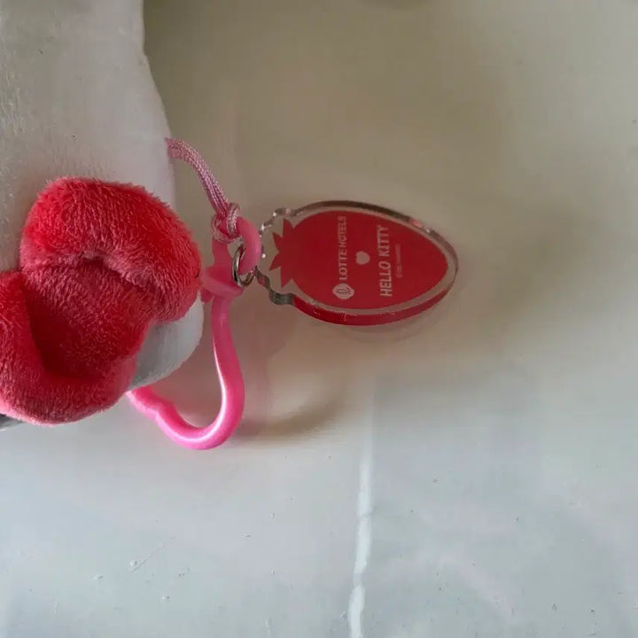 [BUNJANG] Hello Kitty Flower Bouquet Doll Keyring / (새상품) 롯데호텔 헬로키티 꽃다발 인형 키링