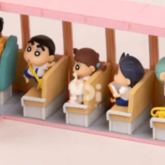 [BUNJANG] Crayon Shin-chan Bus Figure Gacha Set (7 Types) / 짱구 버스 피규어 가챠 7종