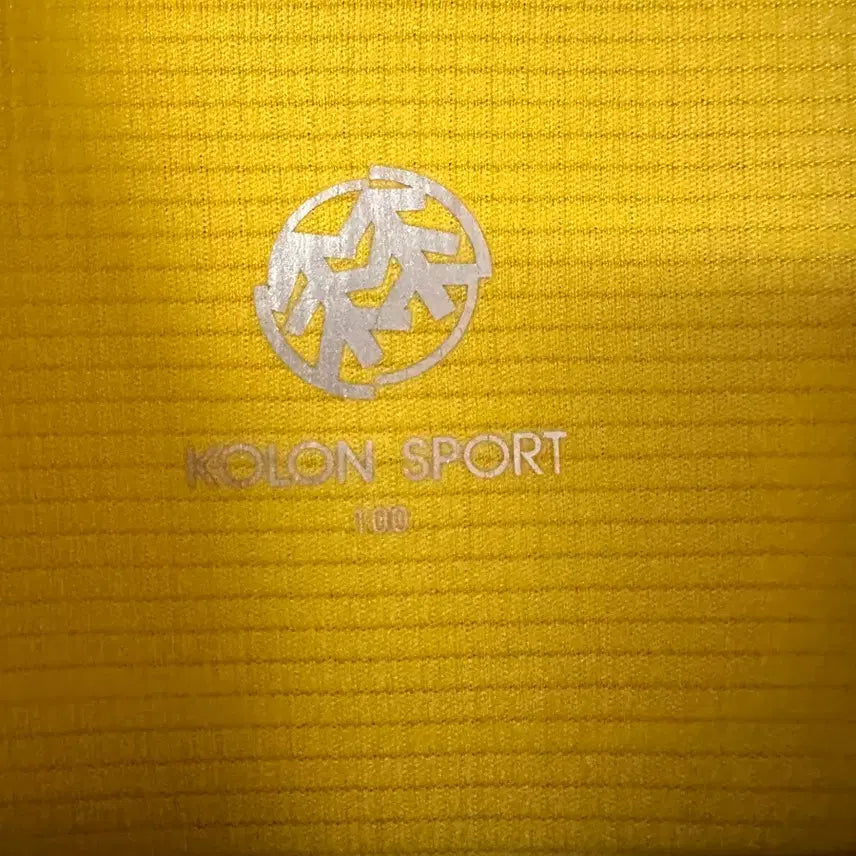 [BUNJANG] Kolon Sport Zip-Up Functional T-Shirt (Fits Size 95) / 코오롱 스포츠 집업 기능성 티셔츠 (실사이즈 95)