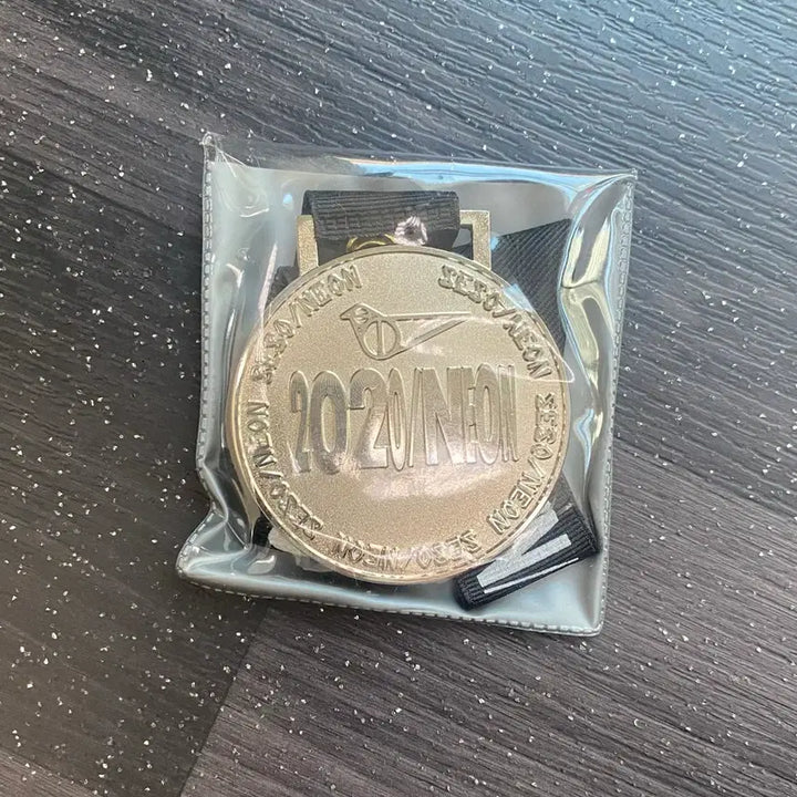 [BUNJANG] Saerom Saerom 2020 Limited Edition Medal / 새소년 메달 굿즈 2020 한정