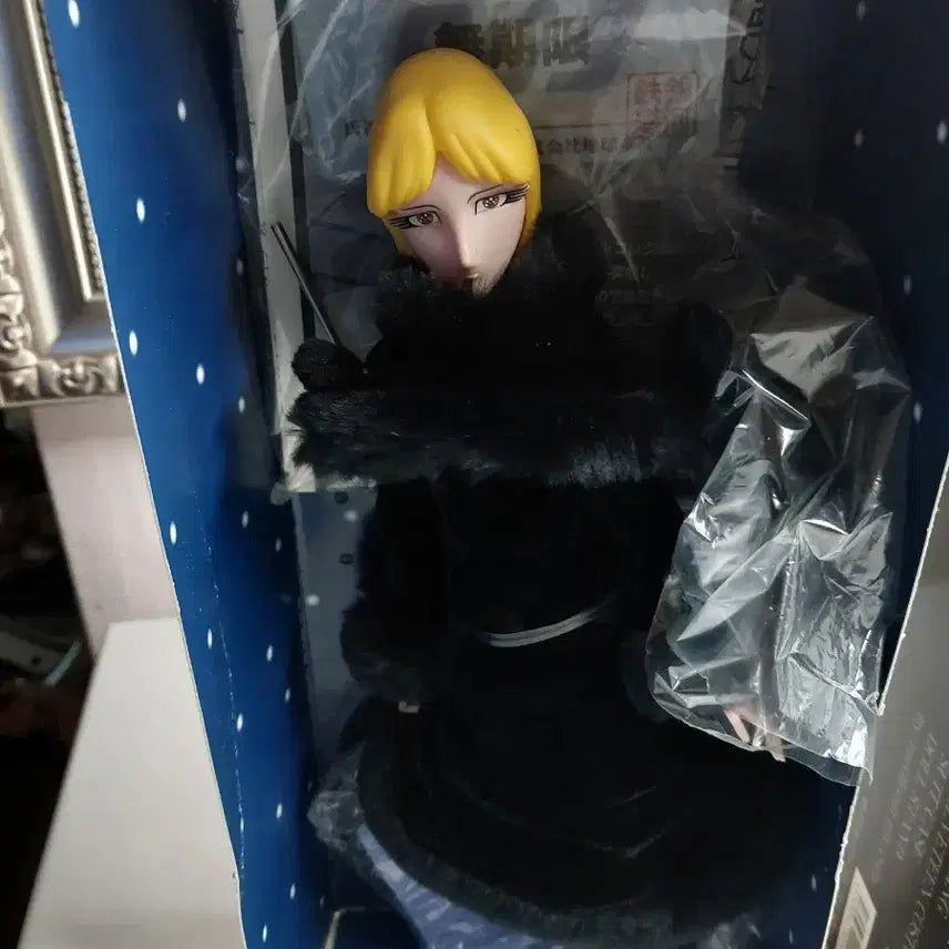 [BUNJANG] Medicom Toy Galaxy Express 999 Metel Limited Edition Figure / 메디콤토이 은하철도999 메텔 피규어 한정판