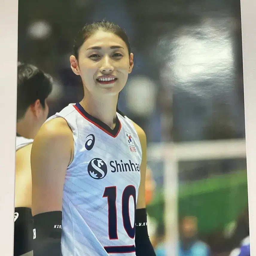 [BUNJANG] Kim Yeon-koung Autographed Bromide Bundle Set / 김연경 브로마이드 일괄