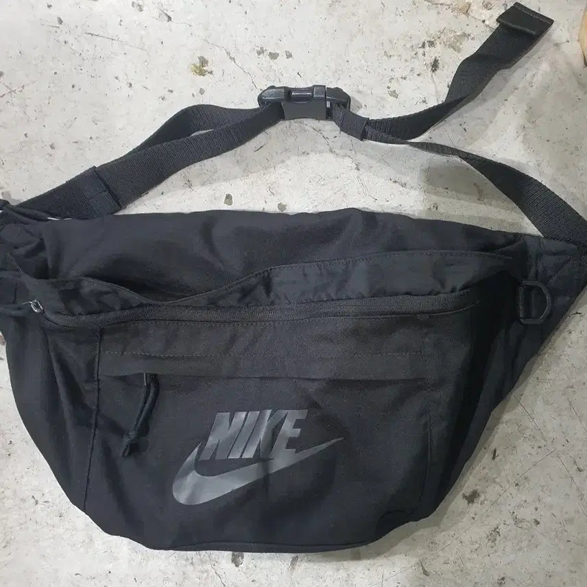 [BUNJANG] Nike Black Hip Pack Waist Bag / 나이키 블랙 힙색 웨이스트백