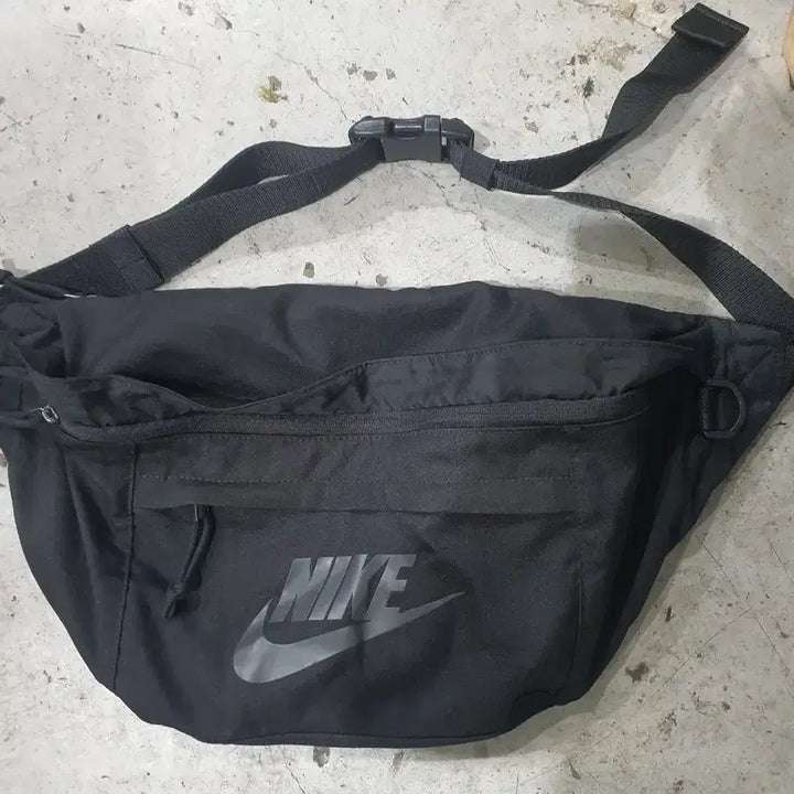 [BUNJANG] Nike Black Hip Pack Waist Bag / 나이키 블랙 힙색 웨이스트백