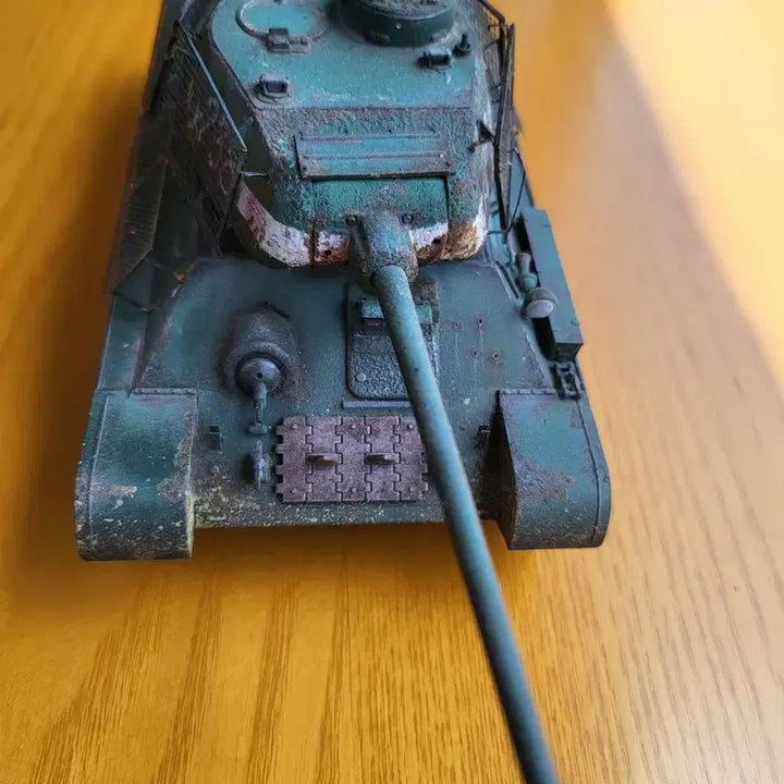 [BUNJANG] T-34 Tank Model Kit 1/35 Scale / T-34 탱크 모형 R238