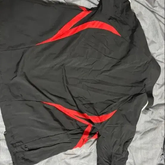 [BUNJANG] Adidas Black/Red Windbreaker Jacket Size S / 아디다스 블랙/레드 바람막이 자켓 s