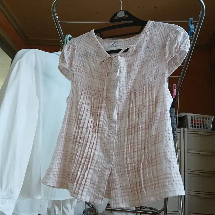 [BUNJANG] Checkered Shirring Short Sleeve Blouse / 체크 셔링 반팔 블라우스