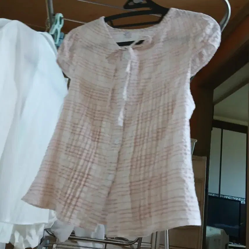 [BUNJANG] Checkered Shirring Short Sleeve Blouse / 체크 셔링 반팔 블라우스