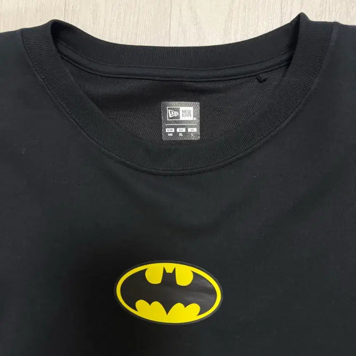 [BUNJANG] New Era Warner Bros. 100th Anniversary Batman T-Shirt Black XL / [XL] 뉴에라 워너브라더스 100주년 배트맨 티셔츠 블랙
