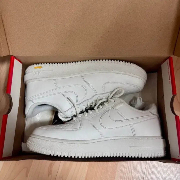 [BUNJANG] Nike Air Force 1 GORE-TEX Vibram White (260) / 나이키 에어포스 1 고어텍스 비브람 화이트 260
