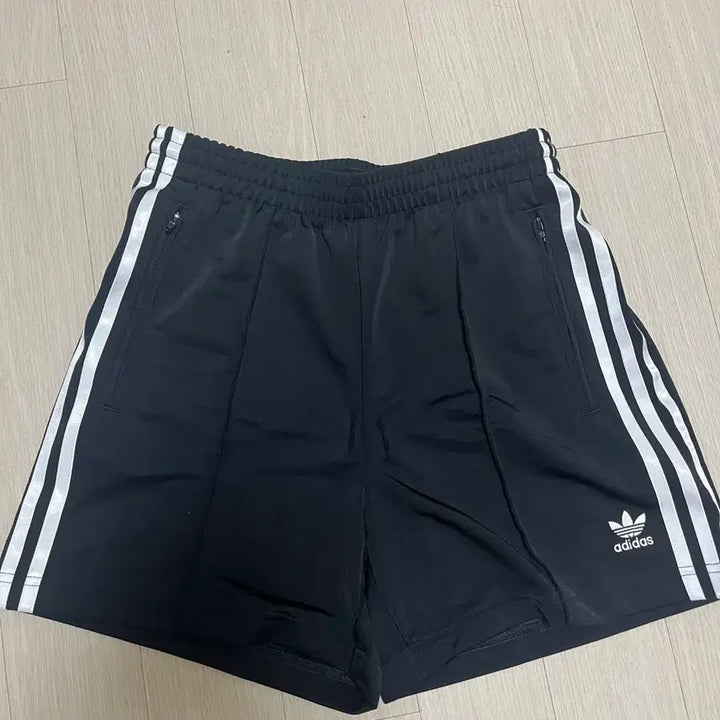 [BUNJANG] Adidas Three-Stripes Short Pants / 아디다스 삼선 숏팬츠 팝니다
