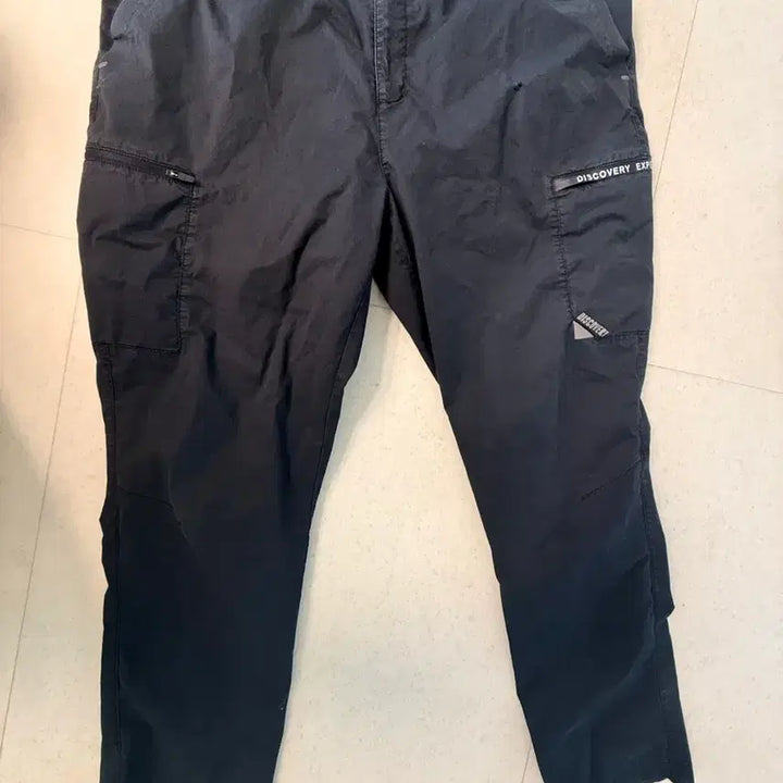 [BUNJANG] Discovery Expedition Black Training Pants / 디스커버리 익스페디션 블랙 바지
