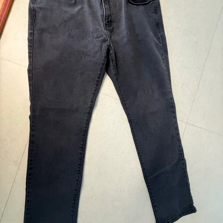 [BUNJANG] Guess Black Washed Denim Pants / 게스 블랙 워싱 데님 바지