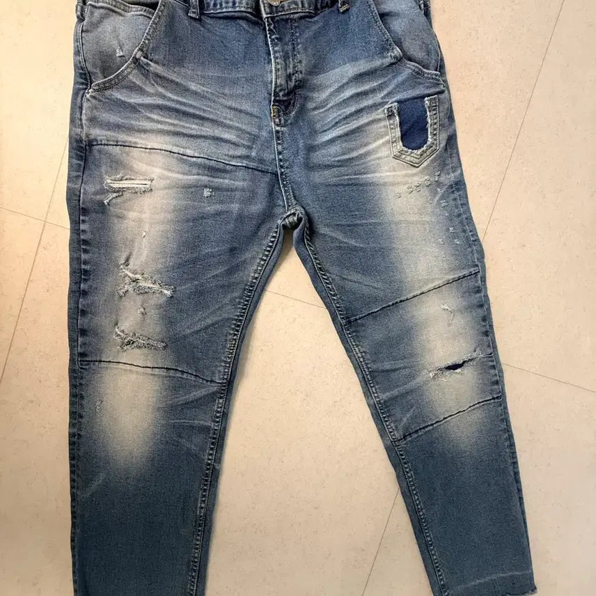 [BUNJANG] Distressed Wash Denim Jeans / 데미지 워싱 데님 청바지