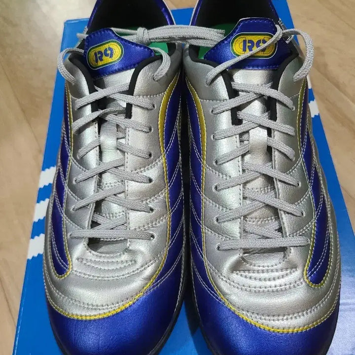 [BUNJANG] UPOWER R9 TF Futsal Shoes / 우파워 r9 tf 풋살화