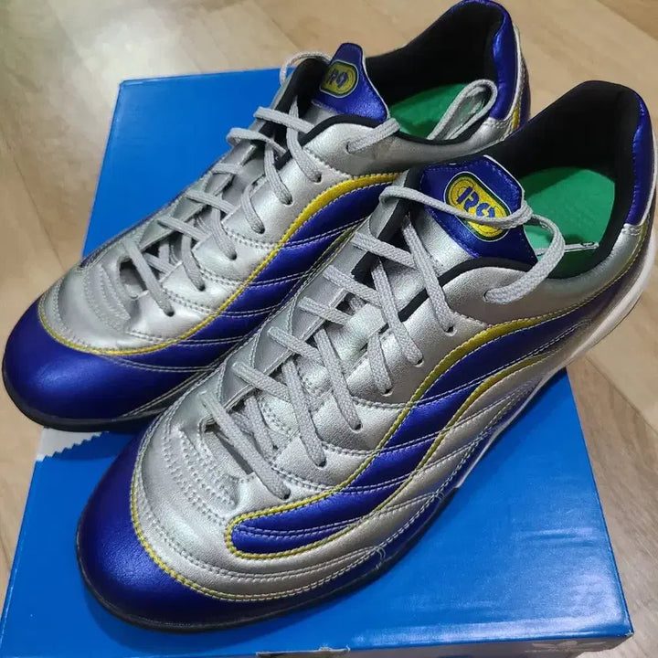 [BUNJANG] UPOWER R9 TF Futsal Shoes / 우파워 r9 tf 풋살화