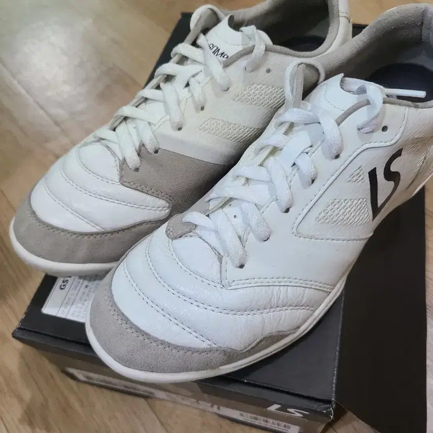 [BUNJANG] Rooz &amp; Soma Axis-VK TF Futsal Shoes / 루즈 이 솜브라 axis-vk tf 풋살화