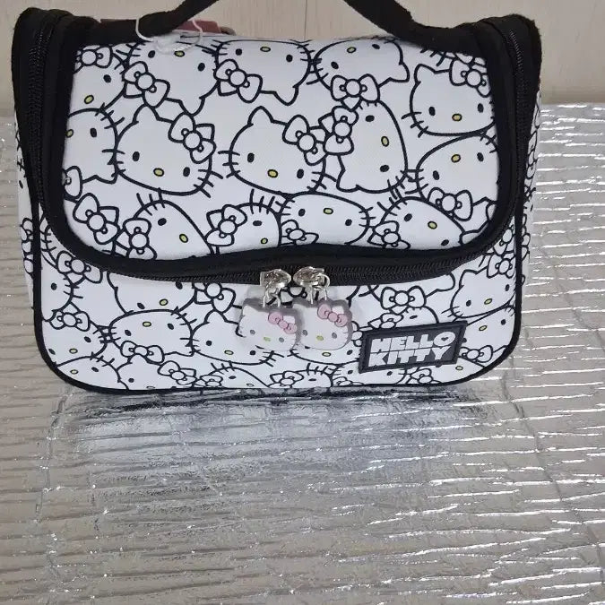 [BUNJANG] Hello Kitty White Pattern Pouch Bag / 헬로키티 파우치 가방 화이트 패턴