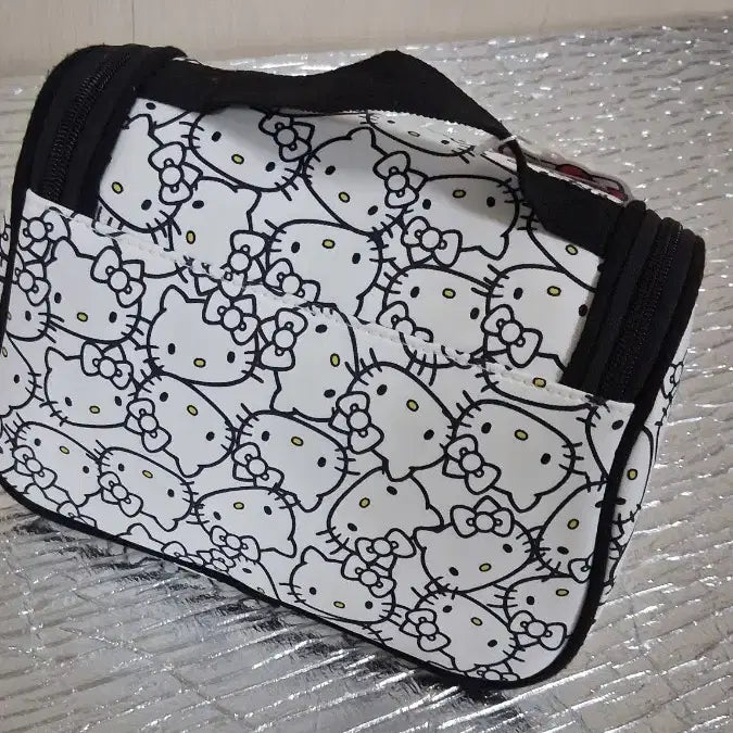 [BUNJANG] Hello Kitty White Pattern Pouch Bag / 헬로키티 파우치 가방 화이트 패턴