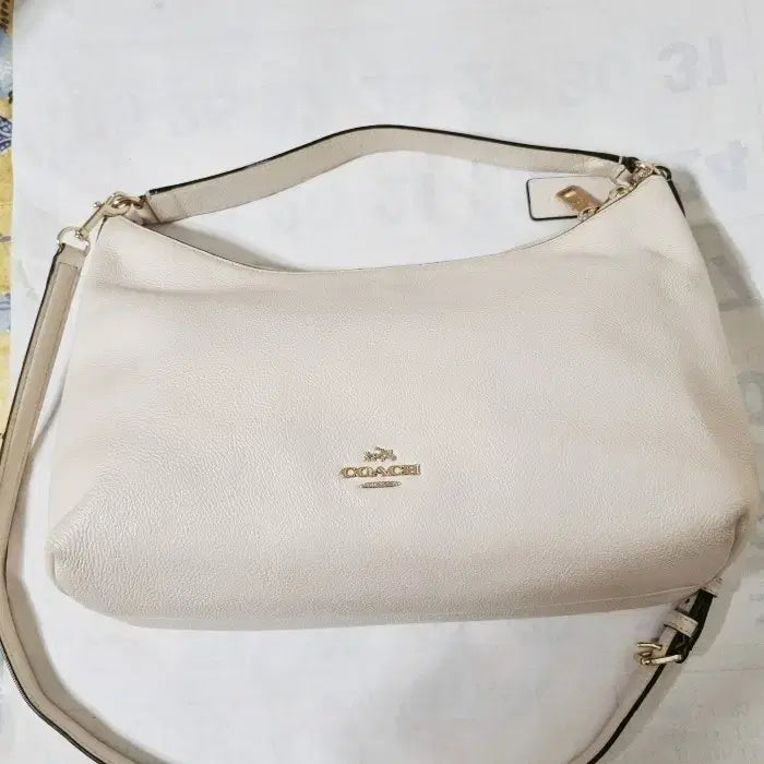[SOLD OUT] 코치 아이보리 레더 호보백