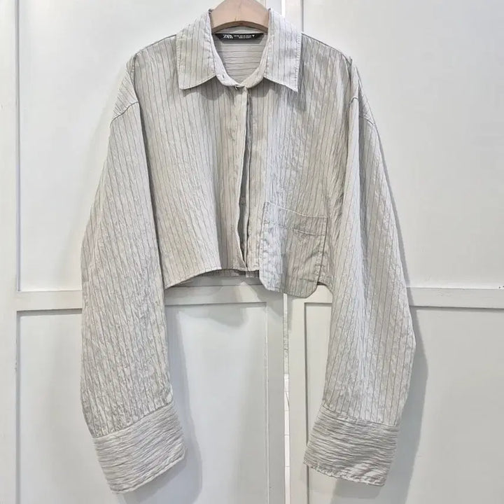 [BUNJANG] Zara Striped Cropped Shirt / 자라 스트라이프 크롭 셔츠