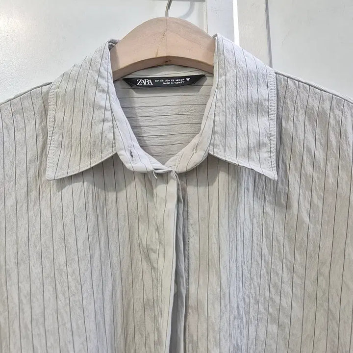 [BUNJANG] Zara Striped Cropped Shirt / 자라 스트라이프 크롭 셔츠