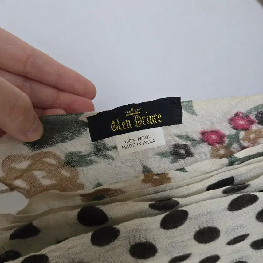 [BUNJANG] GIVY x Glen Prince Wool Dot Floral Scarf / 기비(GIVY) x 글렌프린스 울 도트 플로럴 머플러