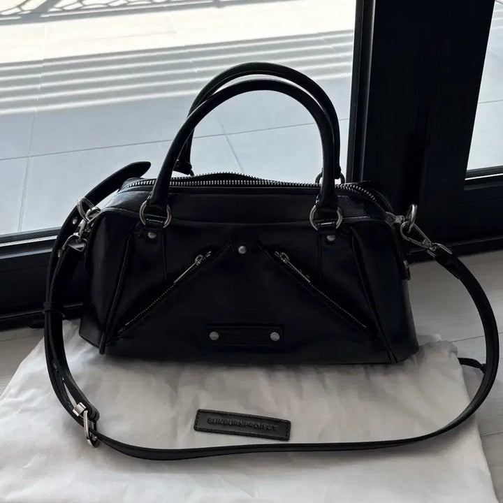 [BUNJANG] Sunburn Project Black Leather Tote Bag Shoulder Bag / 썬번프로젝트 블랙 토트백|레더 토트백|토트백|숄더백|y2k