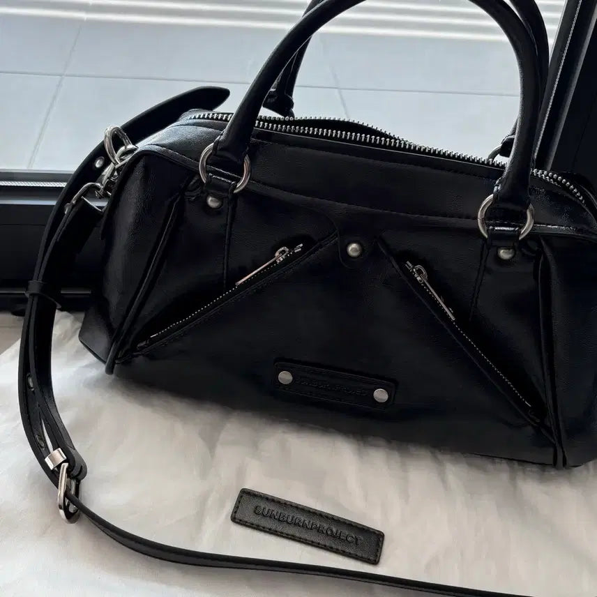 [BUNJANG] Sunburn Project Black Leather Tote Bag Shoulder Bag / 썬번프로젝트 블랙 토트백|레더 토트백|토트백|숄더백|y2k