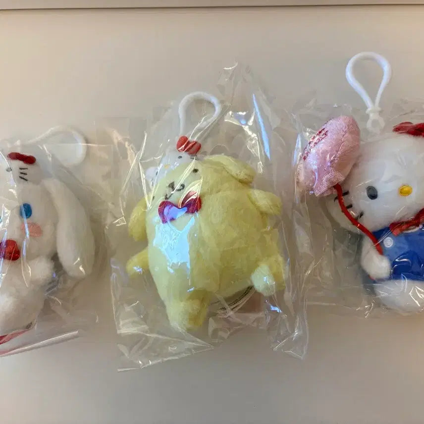 [BUNJANG] Sanrio Hello Kitty 50th Anniversary Limited Edition Keychain Bundle (Hello Kitty, Cinnamoroll, Pompompurin) / 키티 50주년 한정 키링 (키티, 시나모롤, 폼폼푸린) 일괄
