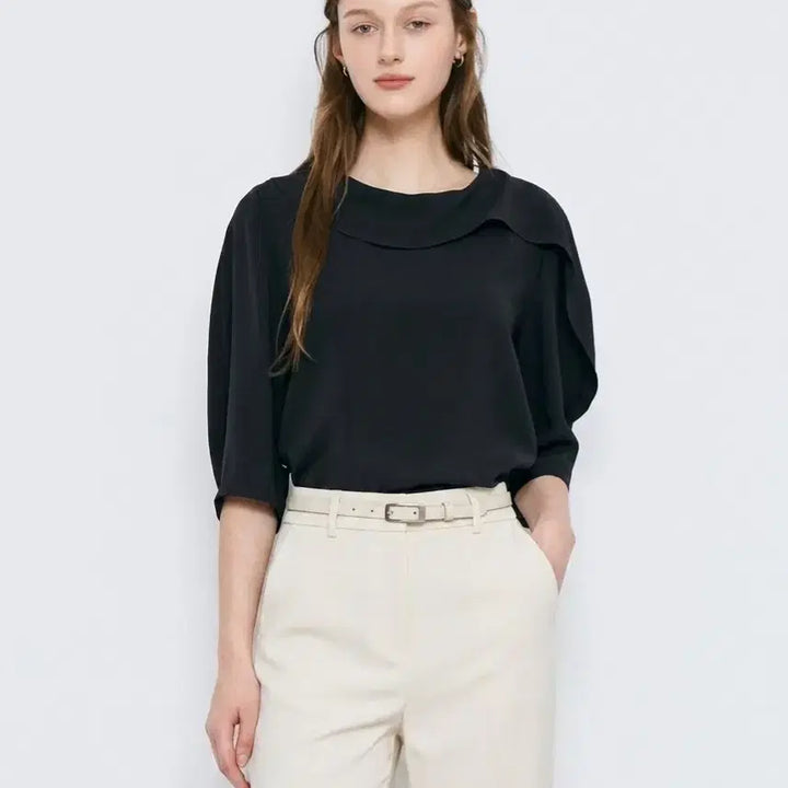 [BUNJANG] The IZ Unbalance Ruffle Balloon Blouse / 더아이잗 언밸런스 러플 벌룬 블라우스
