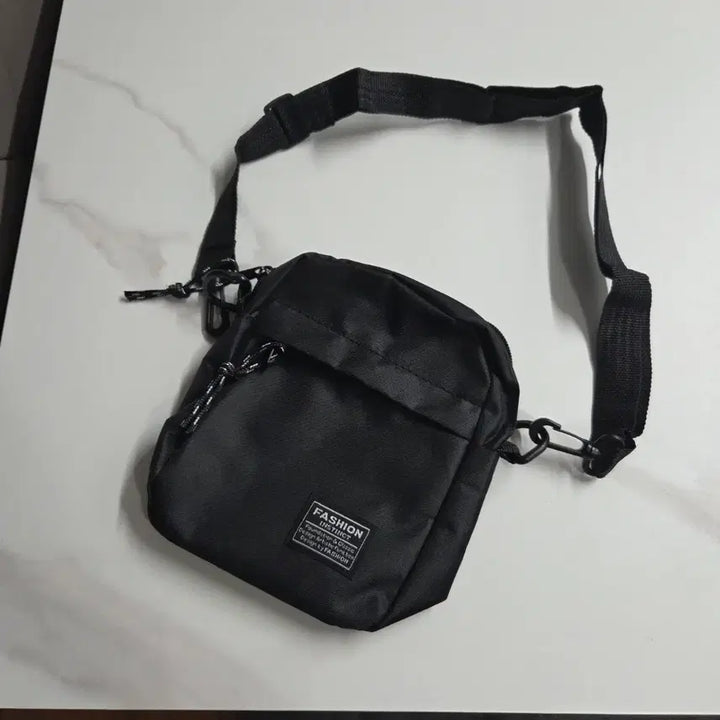 [BUNJANG] Mini Crossbody Bag - Black / 미니 크로스백 공용 새상품