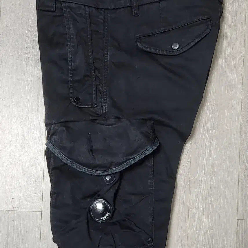 [BUNJANG] CP Company Satin Cargo Pants / CP컴퍼니 사틴  카고 팬츠 // 씨피컴퍼니 사틴 카고 바지