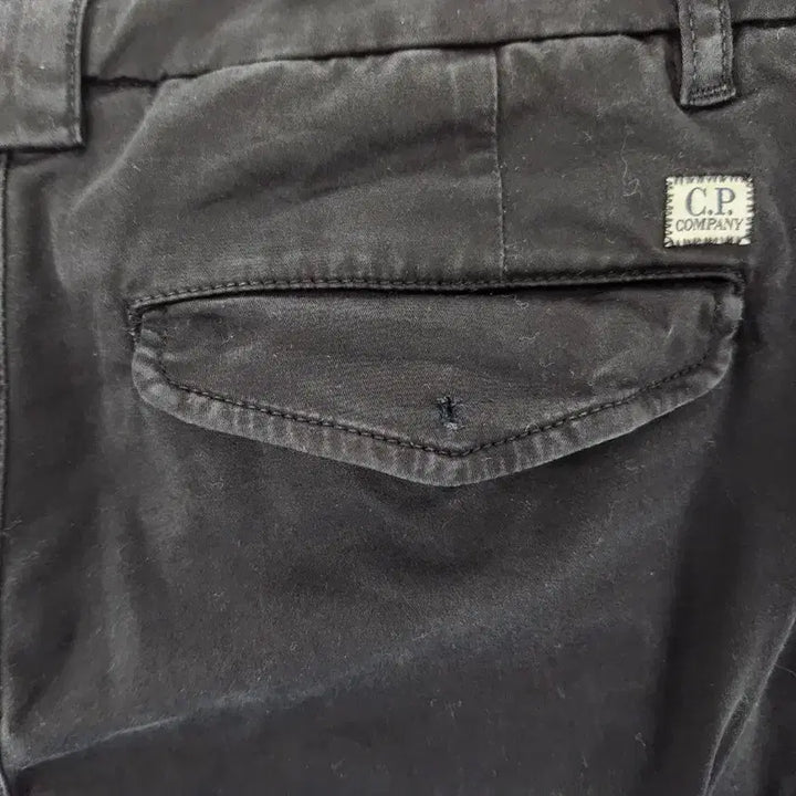 [BUNJANG] CP Company Satin Cargo Pants / CP컴퍼니 사틴  카고 팬츠 // 씨피컴퍼니 사틴 카고 바지