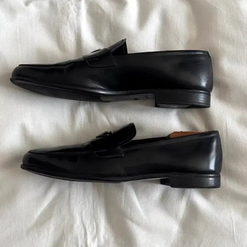 [BUNJANG] Prada Brushed Leather Loafers / 프라다 브러쉬드 레더 로퍼