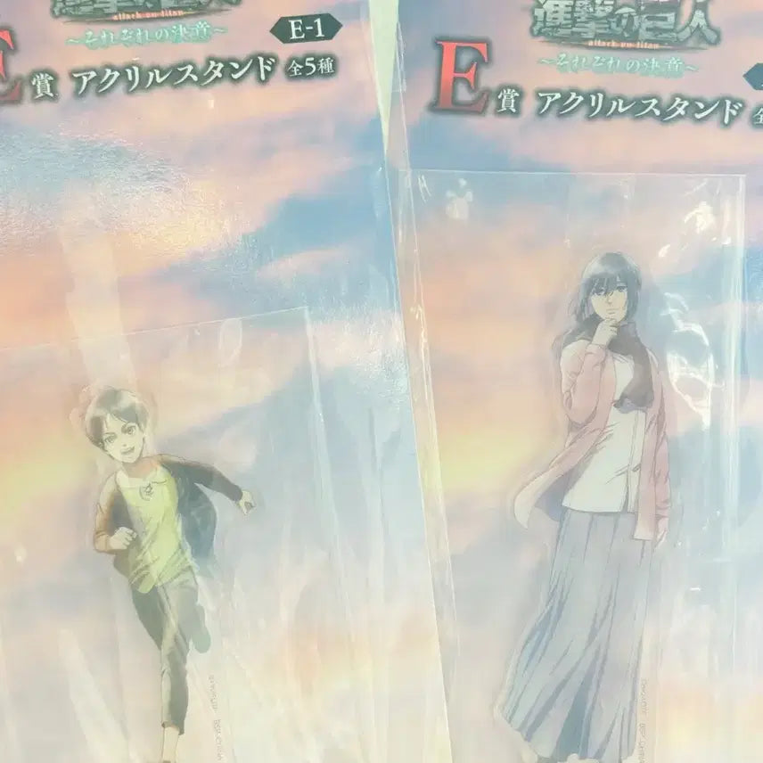 [BUNJANG] Attack on Titan Ichiban Kuji Prize E Eren Mikasa Acrylic Stand / 진격의거인 제일복권 E상 에렌 미카사 아크릴