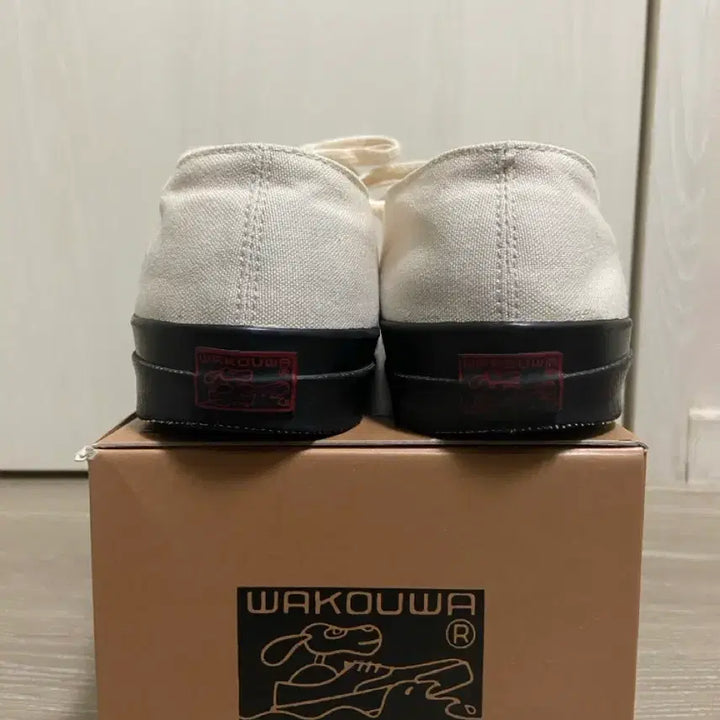 [BUNJANG] WAKOUWA Natural/Black Deck Shoes US10 / [280] WAKOUWA Deck Shoes Natural/Black