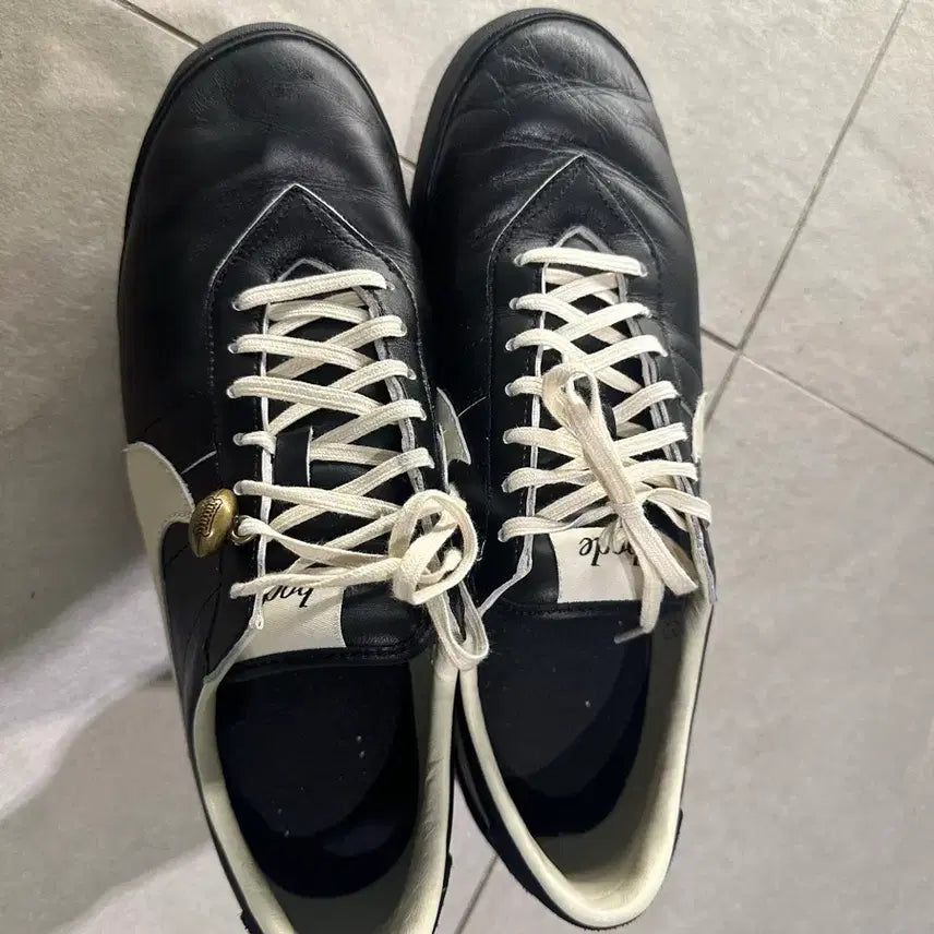 [BUNJANG] Nike Body Collaboration Sneakers (Black and Coconut Milk, Size 285) / 나이키 보디 콜라보 (블랙앤코코넛밀크/285)