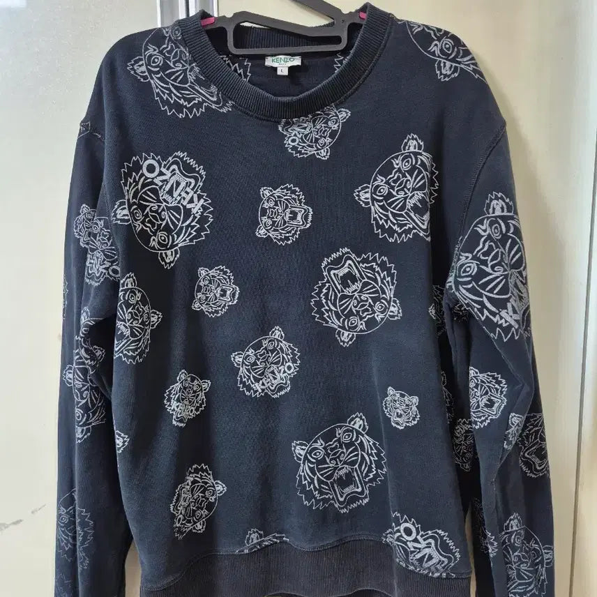 [BUNJANG] Kenzo Sweatshirt Size L / 겐조 맨투맨 사이즈 L 판매합니다 자연스런 사용감 존재 합니다 왼쪽
